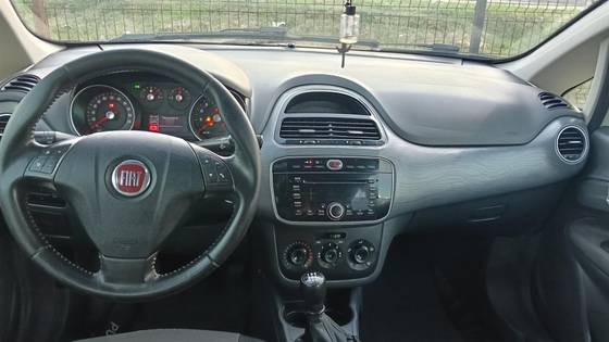 FIAT PUNTO 1.6 ESSENCE 16V FLEX 4P MANUAL